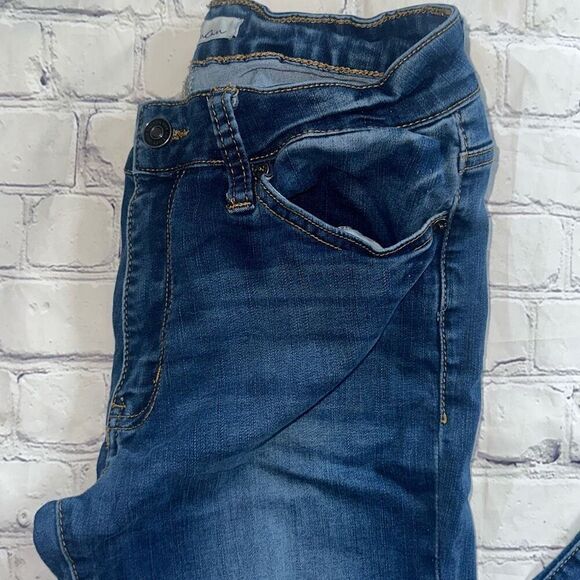 Draft Listing - Picture 2 of 7